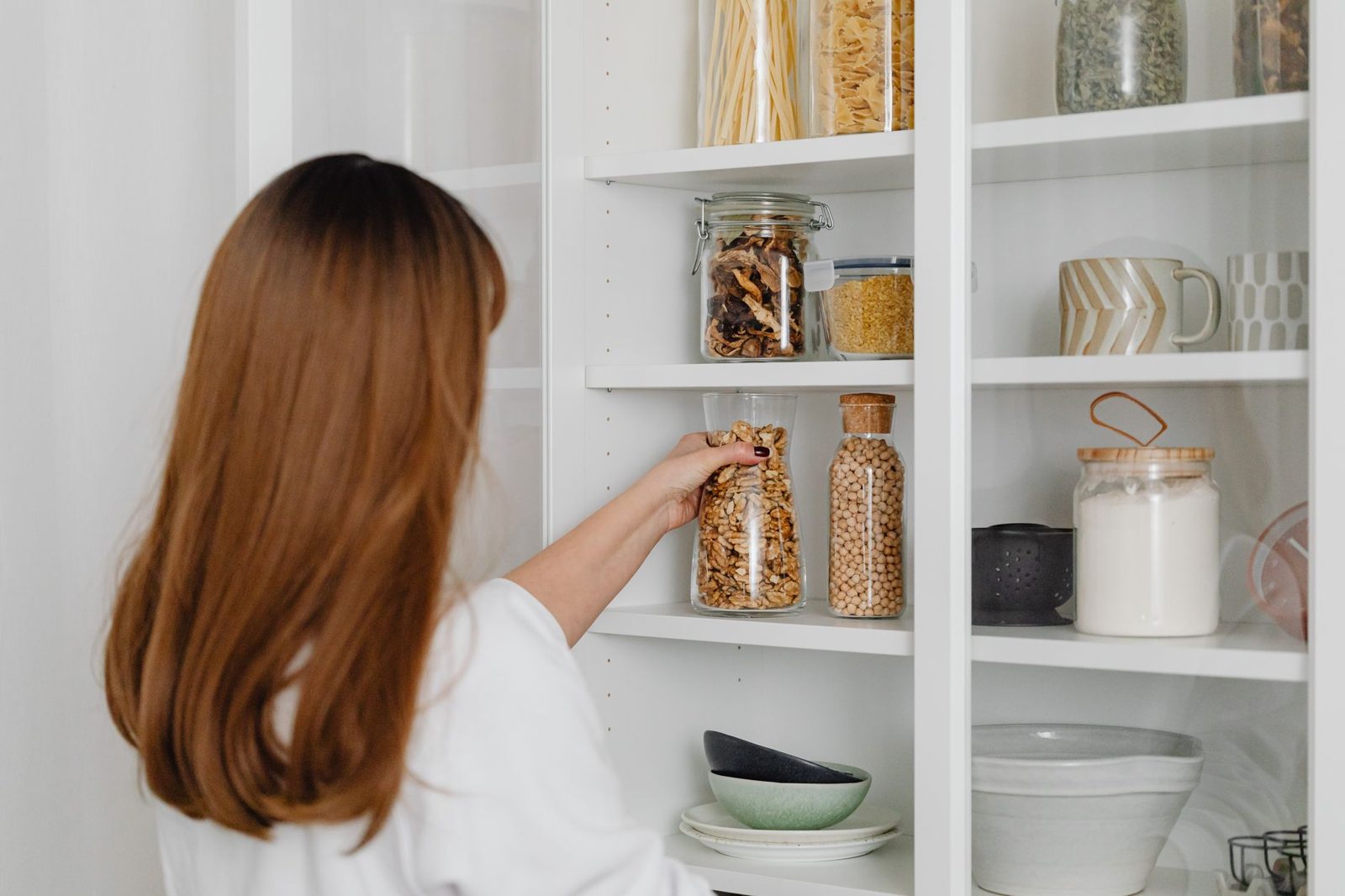 Illustration : 9 astuces pour organiser les placards de cuisine