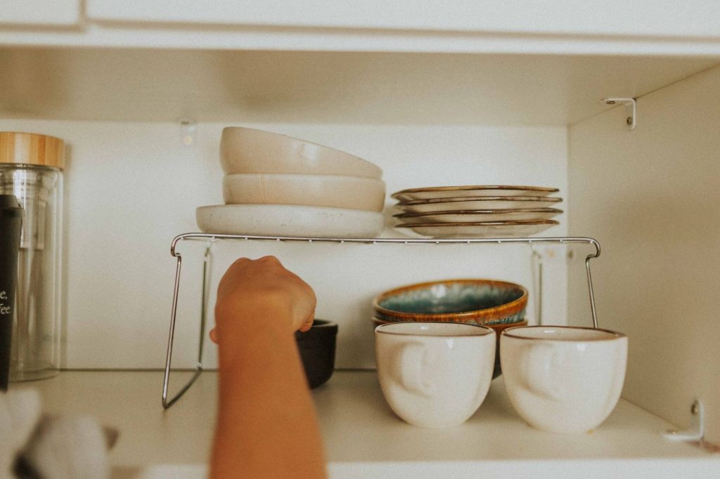 9 astuces pour organiser les placards de cuisine