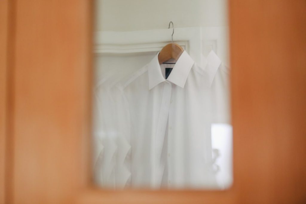 Chemise en lin fabriquée en France : combien coûte-t-elle vraiment par été porté ?