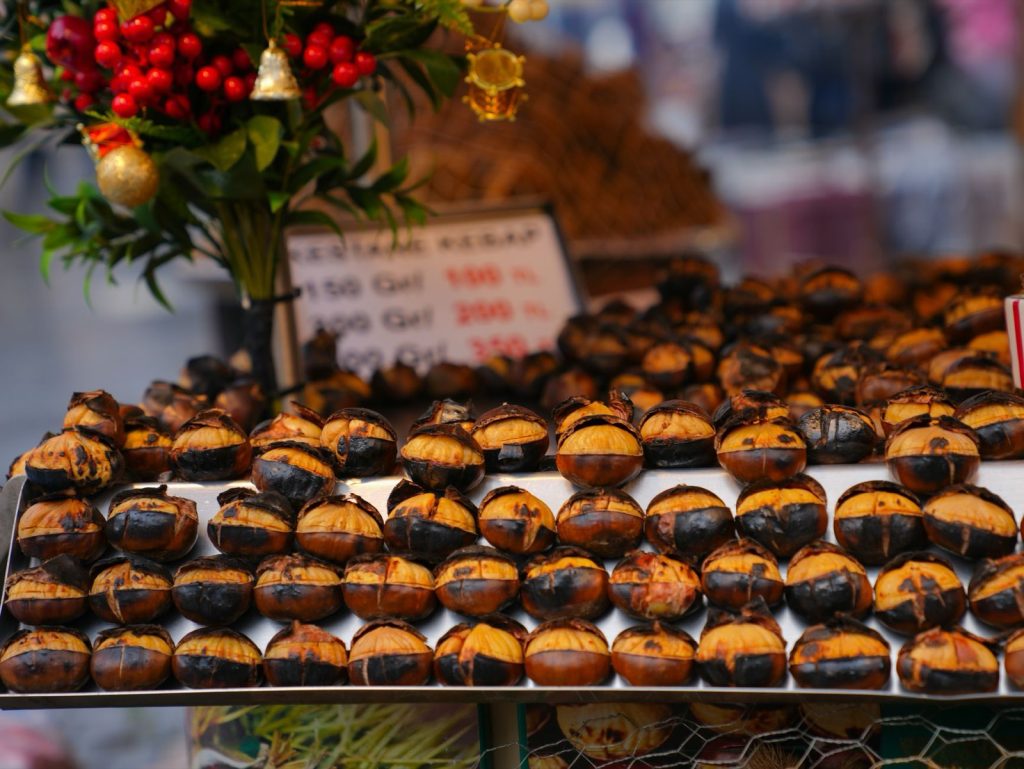 Différence entre marron et châtaigne : le vrai repère au panier
