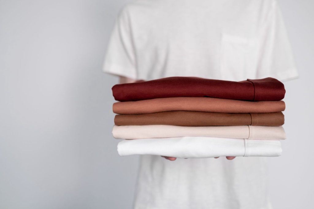 Garde-robe d&rsquo;été : combien coûte-t-elle vraiment sur 3 ans ?