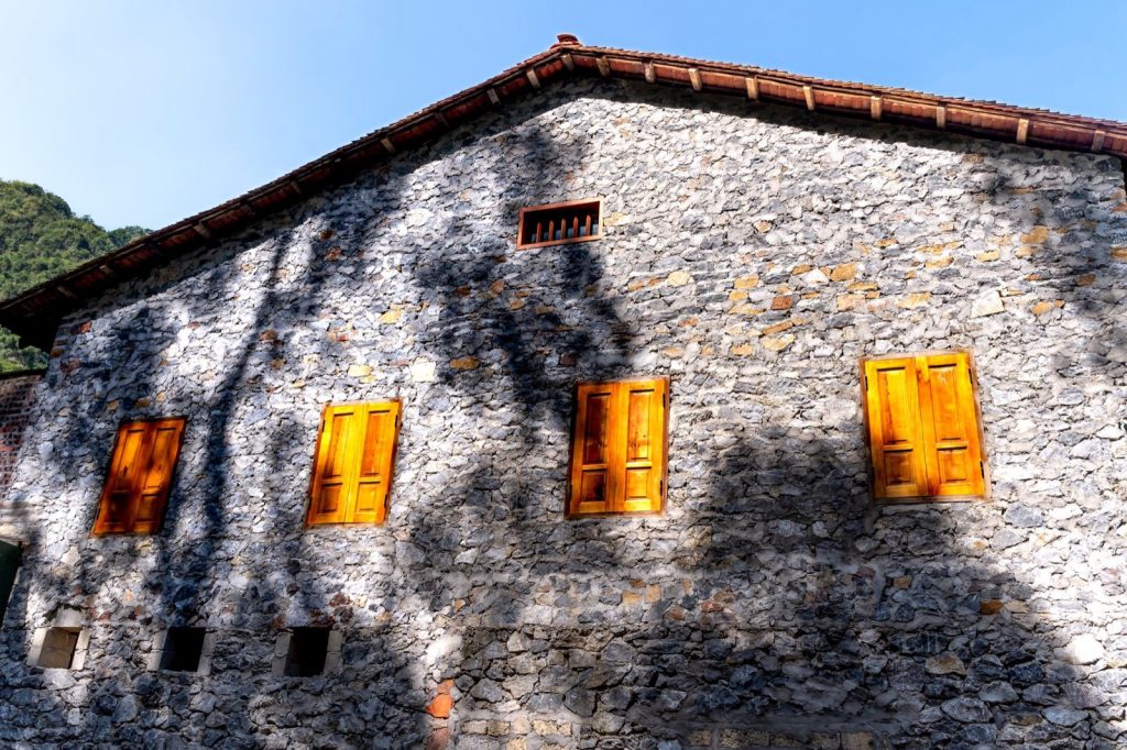 Guide maison d&rsquo;hôtes : budget et démarches avant de vous lancer