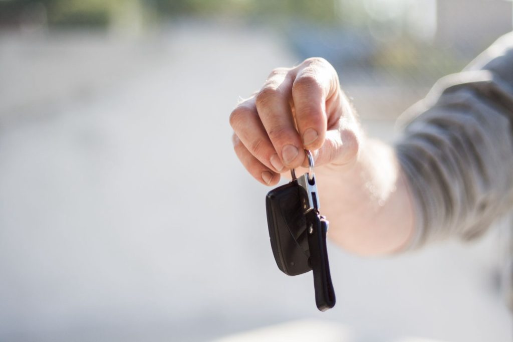 Louer une voiture ou acheter : le calcul à faire avant de choisir