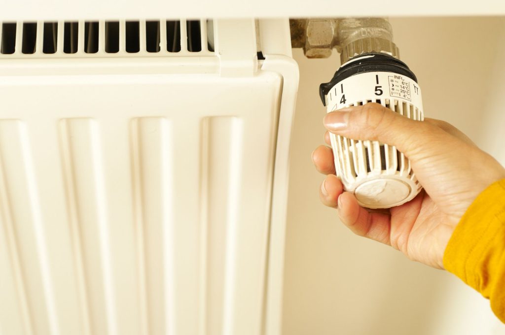 Panne de chauffage dans le Lot : comment rester au chaud cet hiver ?
