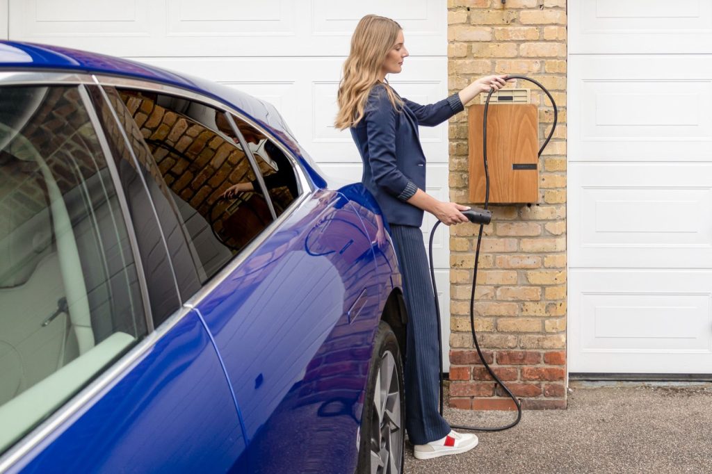 Voiture électrique au quotidien : ce que coûte vraiment un trajet domi