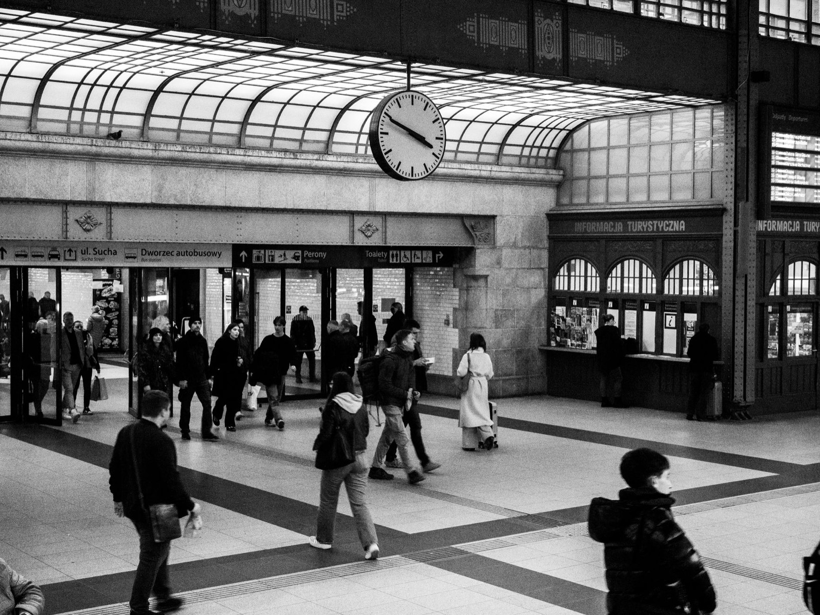 Guichet de vente de billets de car dans une gare routière